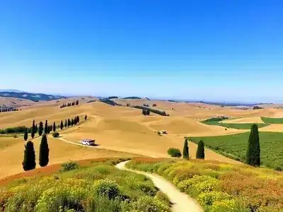 Scenic hiking trail through Tuscany&rsquo;s picturesque landscapes.